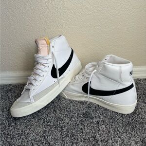Nike White and Black Women's High-Top Sneakers